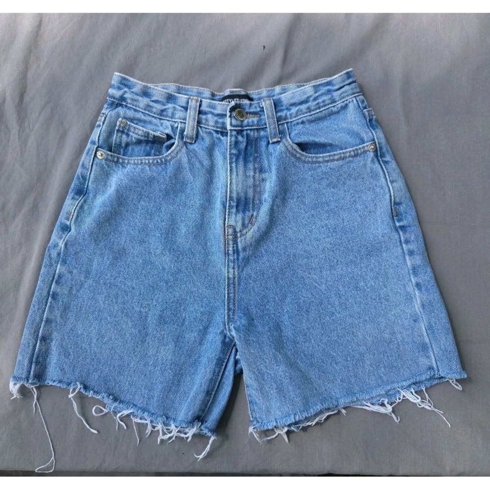 Women's Size 6 High Rise Cut Off Denim Shorts Pretty Little Thing
